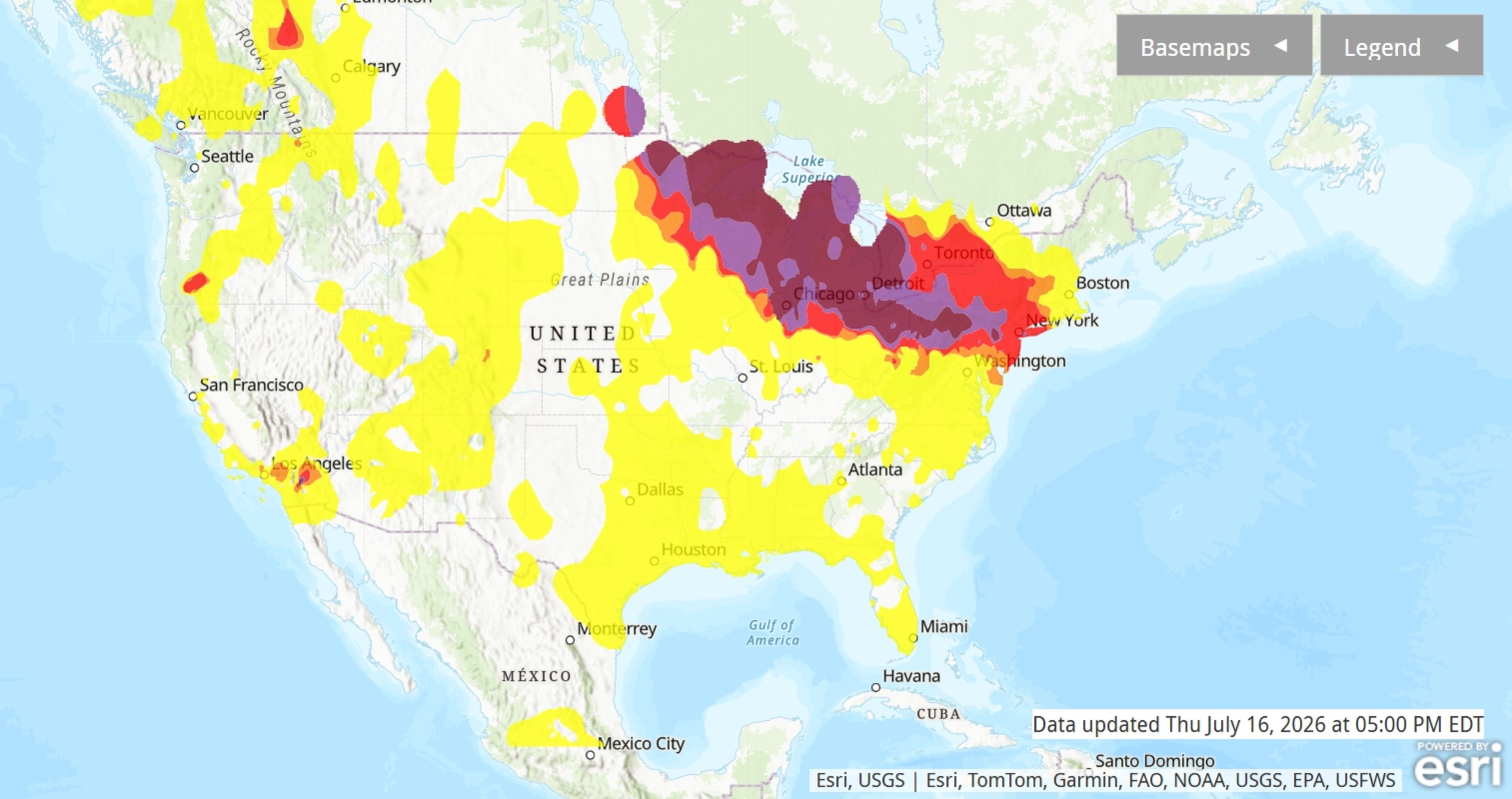 EPA AirNow Fire and Smoke Map showing fire markers and color-coded air quality sensor readings across the United States