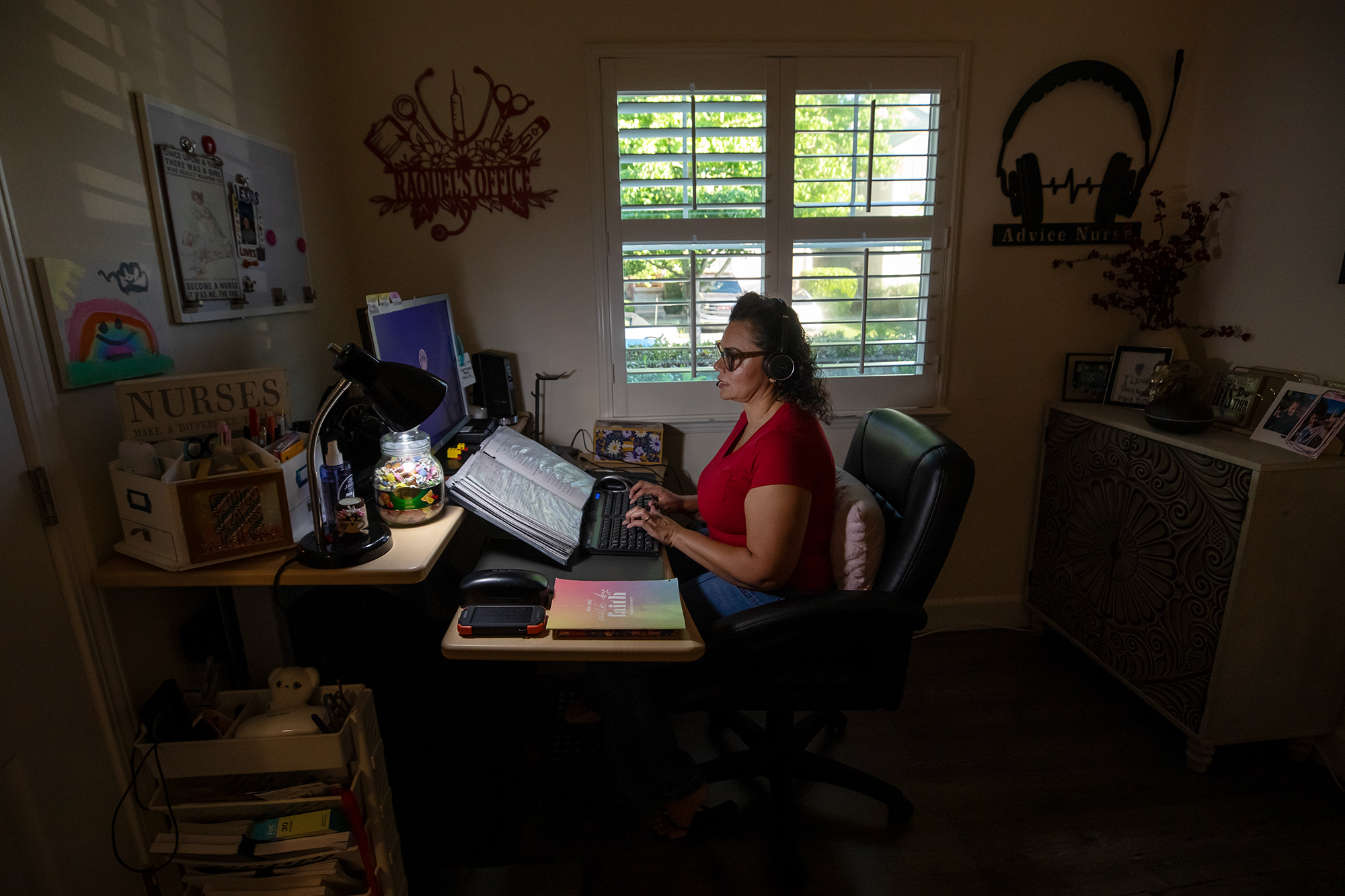 Nurses in a Kaiser Permanente healthcare facility affected by AI workplace surveillance tools